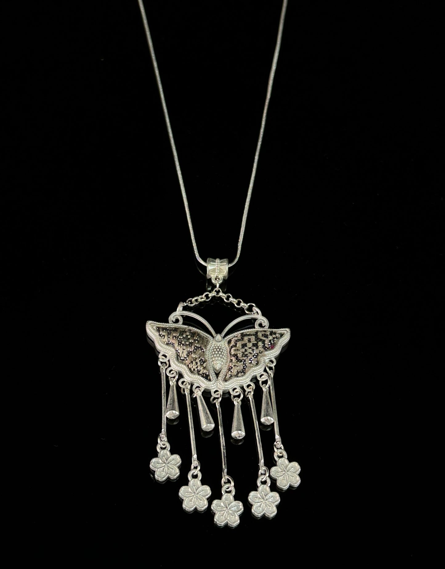 Ebonlace Wings over the Warding Script