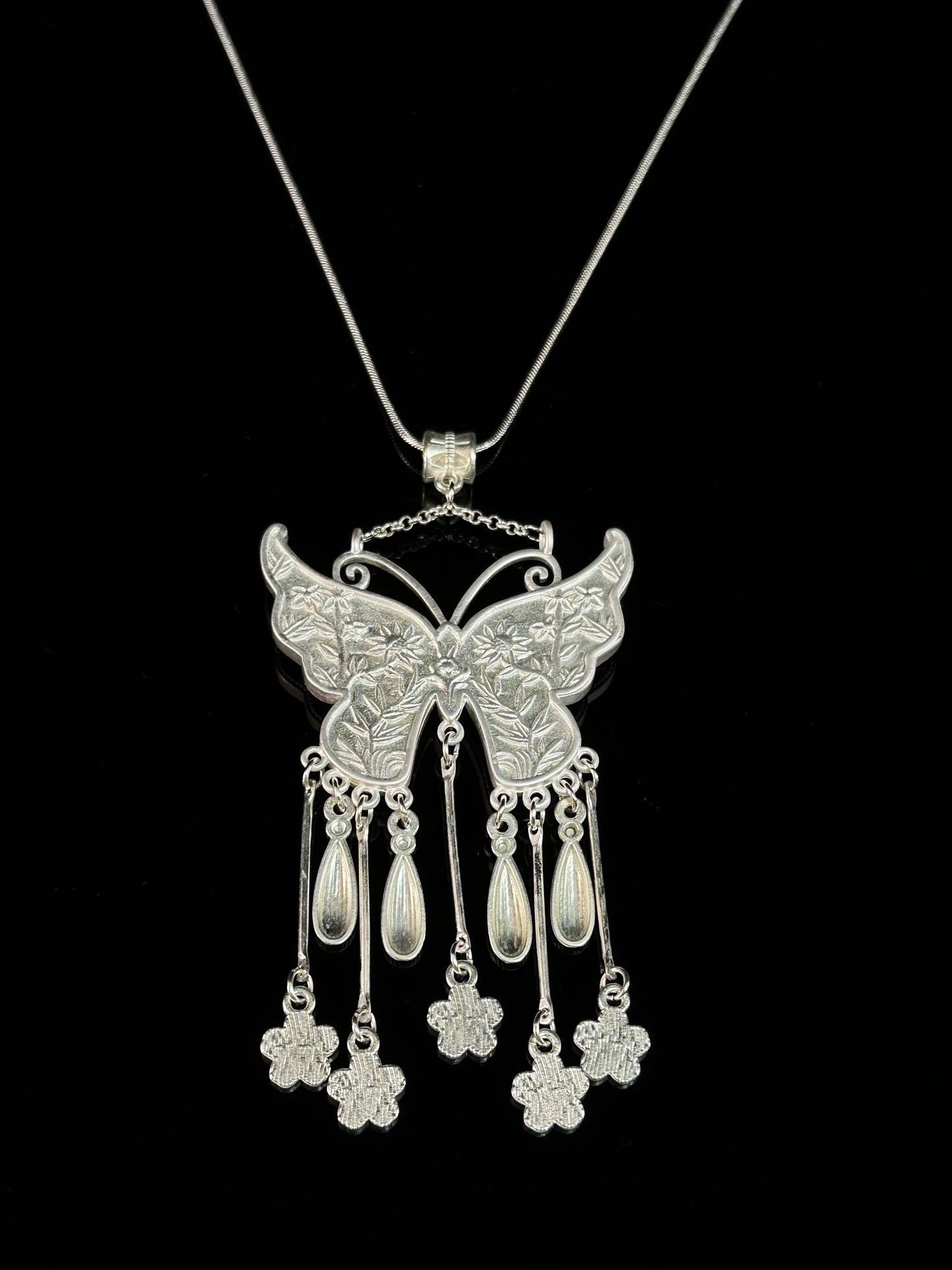 Petalchant Wings under Roselight Grace