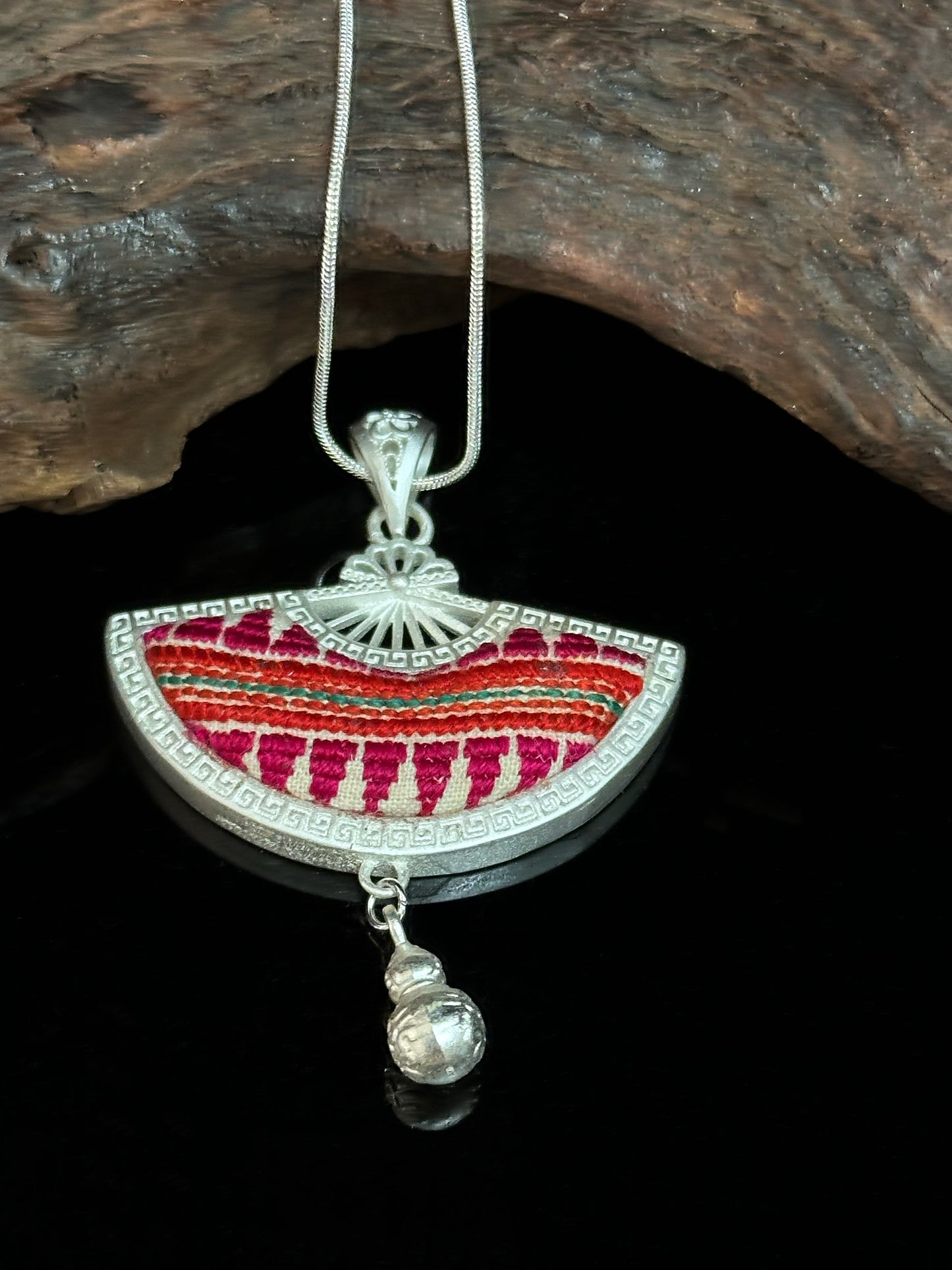 Crimsonwaves Echo from the Woven Sunmark