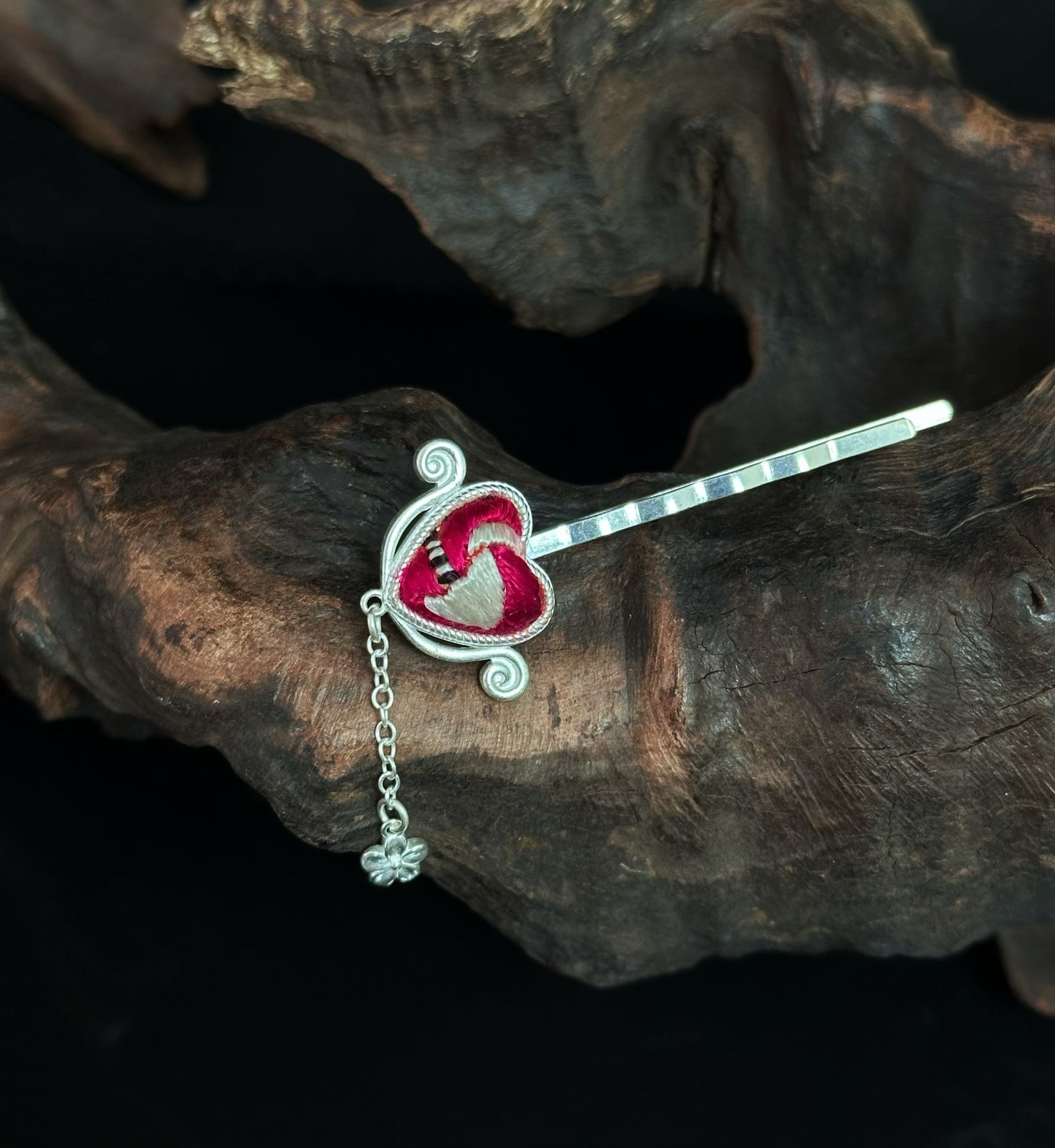 Crimsoncurl Whisper in Warding Thread