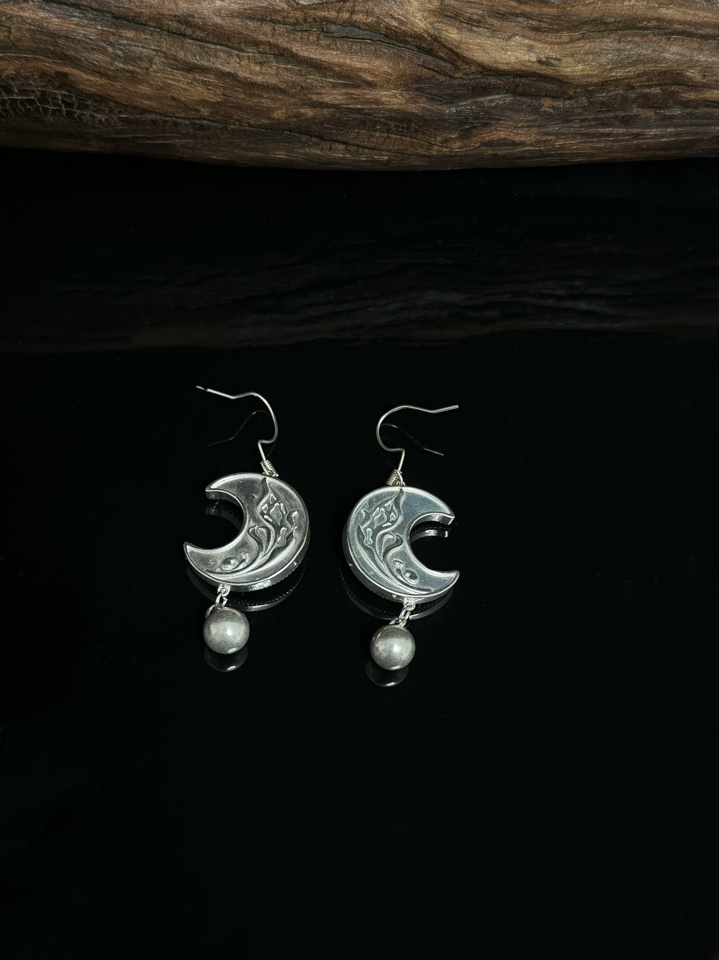 Moonchant Whisper in Shadowlight