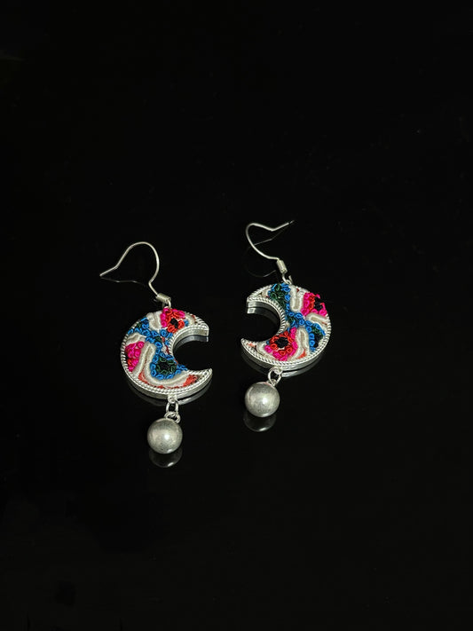 Crimsonflow under the Lunar Curve