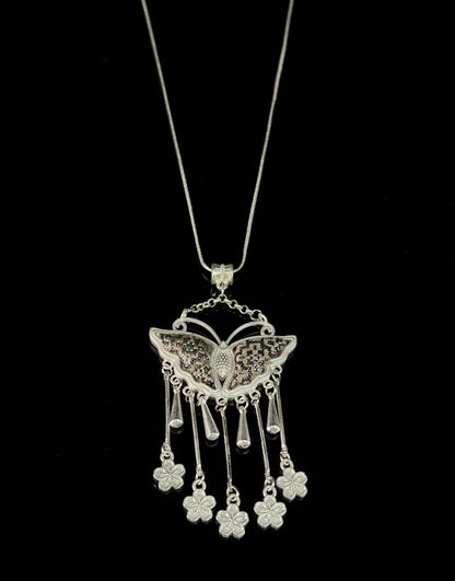 Ebonlace Wings over the Warding Script