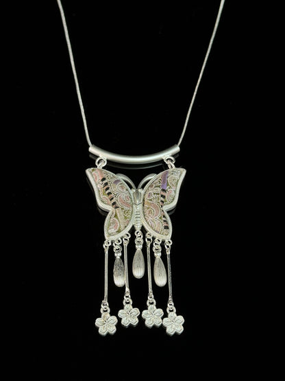 Lilacwhisper Wings under the Quiet Bloom